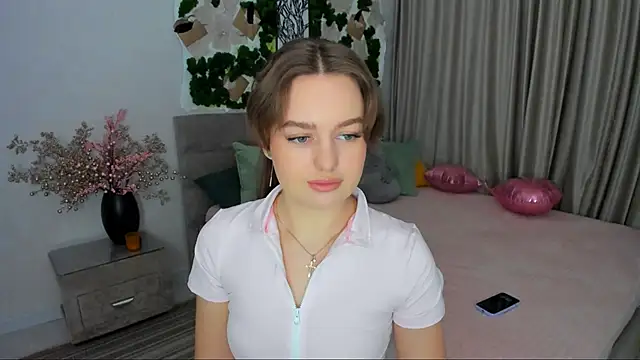 MiracleCurly online show from March 14, 7:12 pm