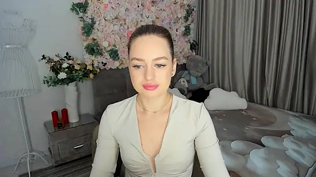 MiracleCurly online show from October 16, 7:04 pm