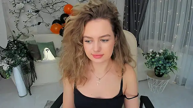 MiracleCurly online show from October 28, 7:27 pm