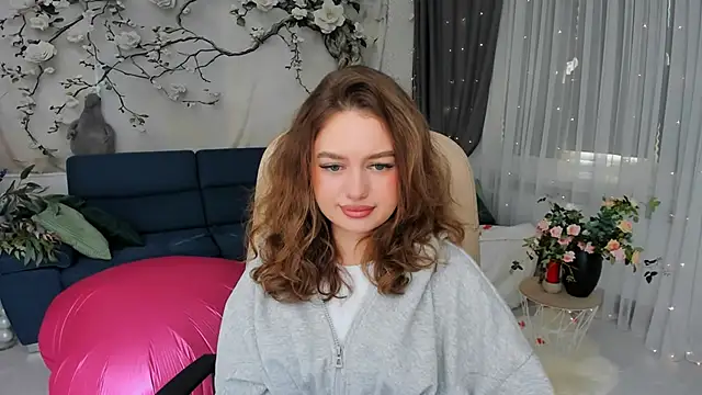 MiracleCurly online show from February 23, 10:12 am