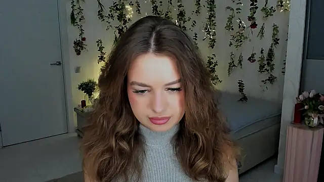 MiracleCurly online show from April 17, 7:28 pm