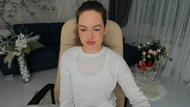 MiracleCurly online show from April 21, 6:01 pm