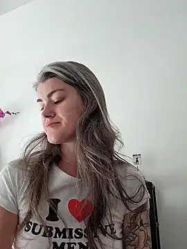 Lilmissvyx online show from May 8, 2:33 pm