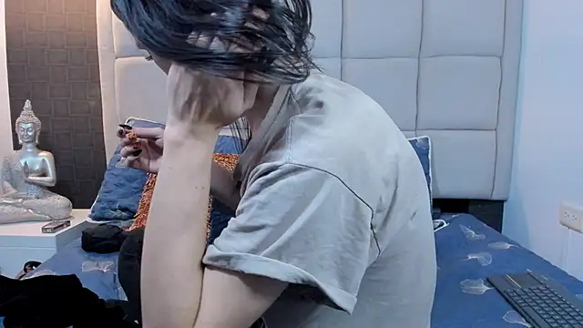 Snapshot of Hecatee_77 chatting on December 30, 7:42 pm Hecatee 77 online show from December 30, 7:42 pm