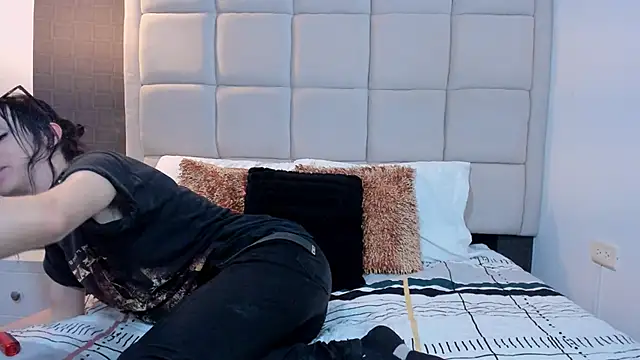 Snapshot of Hecatee_77 chatting on January 5, 7:28 pm Hecatee 77 online show from January 5, 7:28 pm