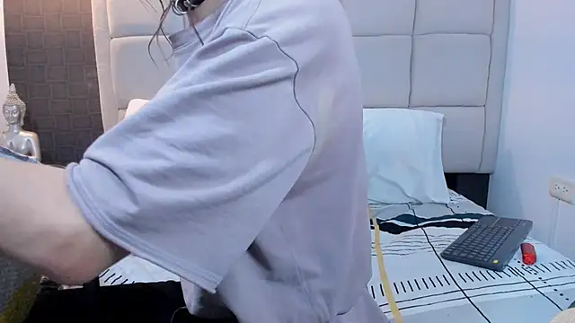 Snapshot of Hecatee_77 chatting on January 6, 7:35 pm Hecatee 77 online show from January 6, 7:35 pm