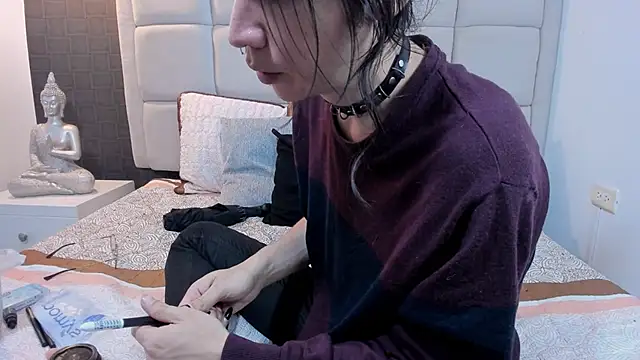 Snapshot of Hecatee_77 chatting on February 3, 7:21 pm Hecatee 77 online show from February 3, 7:21 pm