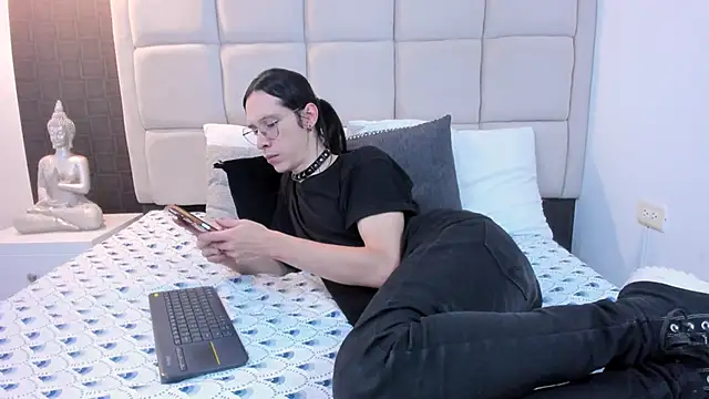 Snapshot of Hecatee_77 chatting on February 28, 7:14 pm Hecatee 77 online show from February 28, 7:14 pm