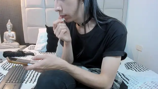 Snapshot of Hecatee_77 chatting on March 17, 7:48 pm Hecatee 77 online show from March 17, 7:48 pm