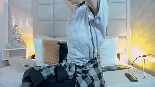 Snapshot of Hecatee_77 chatting on September 13, 7:46 pm Hecatee 77 online show from September 13, 7:46 pm