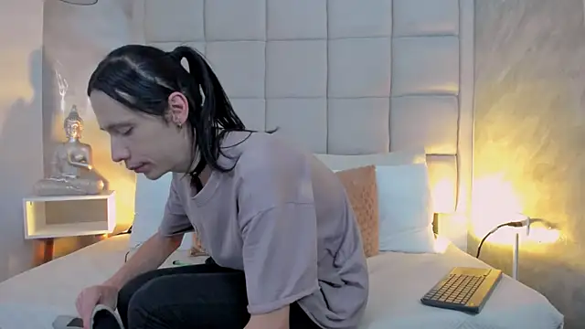 Snapshot of Hecatee_77 chatting on September 16, 7:37 pm Hecatee 77 online show from September 16, 7:37 pm