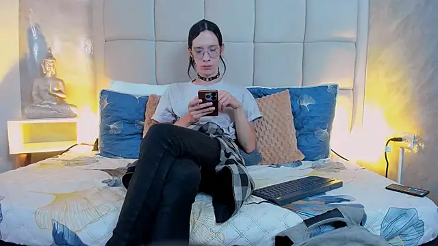 Snapshot of Hecatee_77 chatting on October 9, 7:56 pm Hecatee 77 online show from October 9, 7:56 pm