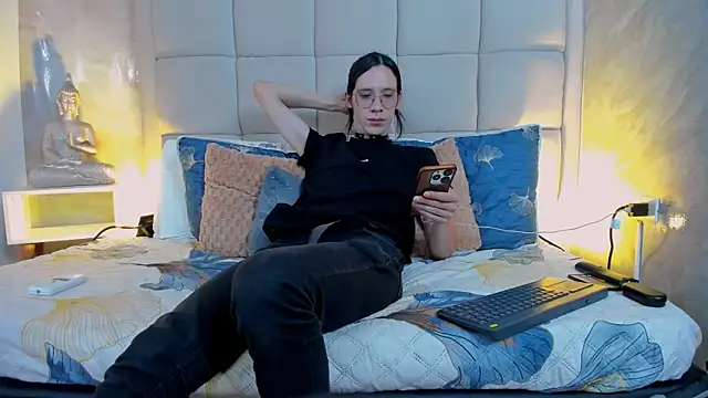 Snapshot of Hecatee_77 chatting on October 11, 7:56 pm Hecatee 77 online show from October 11, 7:56 pm