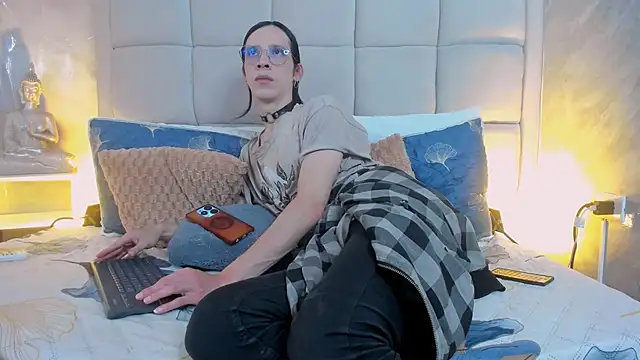 Snapshot of Hecatee_77 chatting on October 15, 7:25 pm Hecatee 77 online show from October 15, 7:25 pm