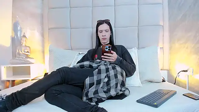 Snapshot of Hecatee_77 chatting on October 19, 7:47 pm Hecatee 77 online show from October 19, 7:47 pm