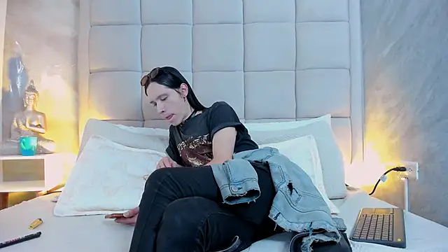 Snapshot of Hecatee_77 chatting on October 20, 7:58 pm Hecatee 77 online show from October 20, 7:58 pm