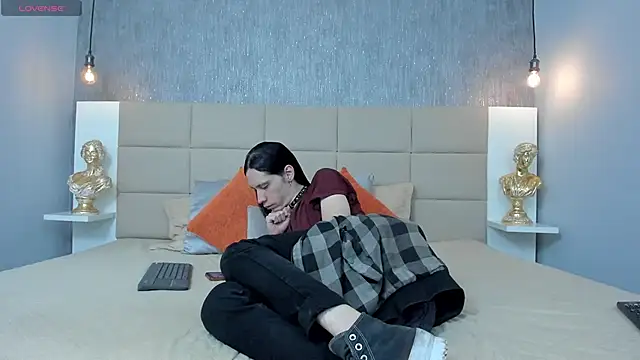 Hecatee 77 online show from April 21, 7:06 pm