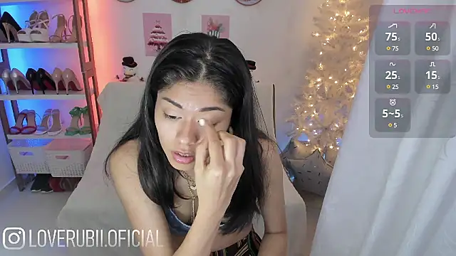 loverubii online show from December 4, 11:13 pm