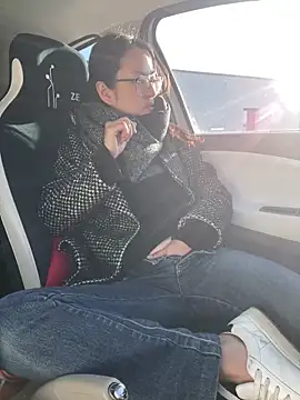 Asiantinaxh online show from March 3, 8:05 am