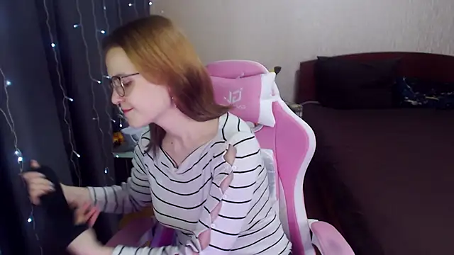 MissBrightShine online show from February 9, 12:52 pm