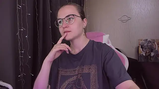 MissBrightShine online show from September 21, 10:50 am