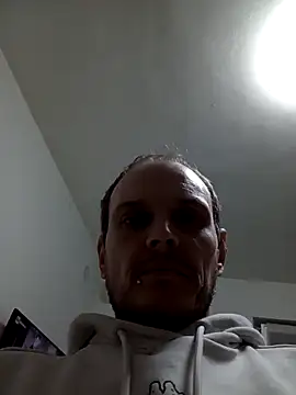 Snapshot of Ilovesquirt84 chatting on May 11, 2:50 am Ilovesquirt84 online show from May 11, 2:50 am
