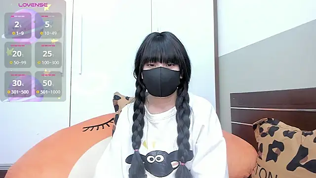 alonelove   online show from January 19, 2:36 am