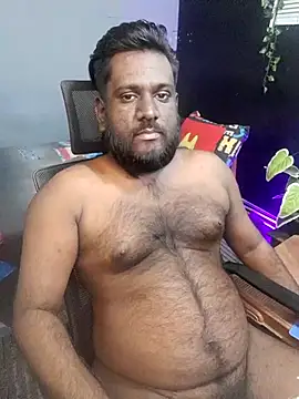 Rayansmith  online show from November 7, 5:40 am