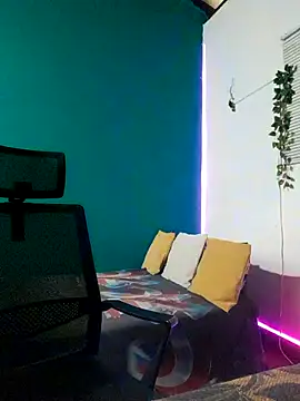 Rayansmith  online show from March 5, 12:12 pm