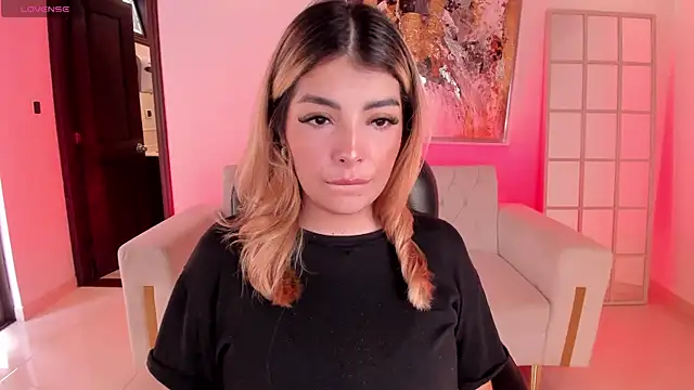Snapshot of LisaMonroe_ chatting on January 22, 8:38 pm LisaMonroe online show from January 22, 8:38 pm