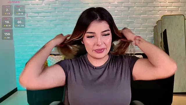 Snapshot of LisaMonroe_ chatting on September 22, 8:22 pm LisaMonroe online show from September 22, 8:22 pm