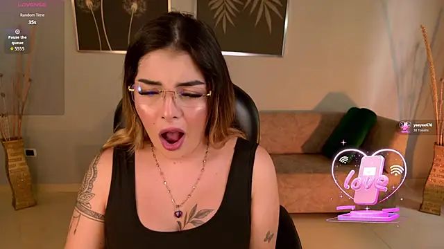 LisaMonroe  online show from December 3, 7:56 pm