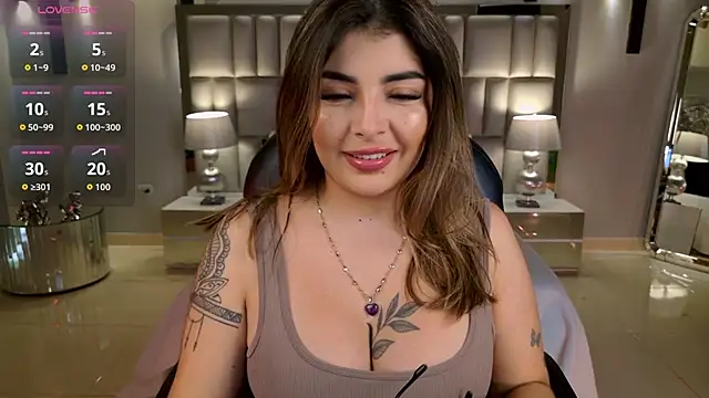 LisaMonroe  online show from December 19, 8:49 pm