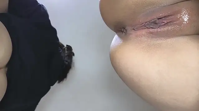 Snapshot of MIYAMOTO_MARINA chatting on February 18, 2:59 pm MIYAMOTO MARINA online show from February 18, 2:59 pm