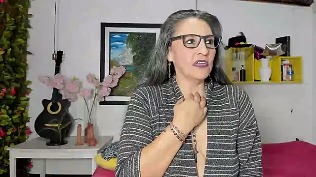 Snapshot of merlyna_goldens chatting on January 30, 9:15 am merlyna goldens online show from January 30, 9:15 am