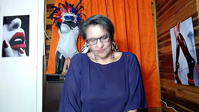 Snapshot of merlyna_goldens chatting on February 2, 2:59 am merlyna goldens online show from February 2, 2:59 am