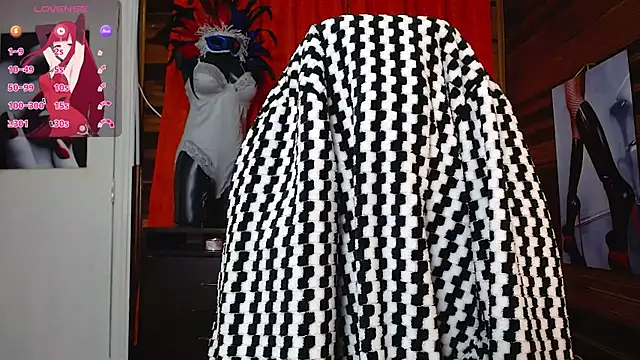 Snapshot of merlyna_goldens chatting on February 12, 3:07 am merlyna goldens online show from February 12, 3:07 am