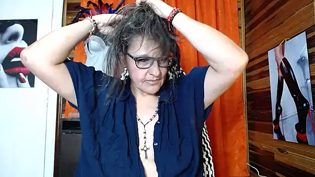 Snapshot of merlyna_goldens chatting on February 13, 5:16 am merlyna goldens online show from February 13, 5:16 am