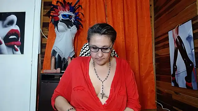 Snapshot of merlyna_goldens chatting on February 15, 3:39 pm merlyna goldens online show from February 15, 3:39 pm