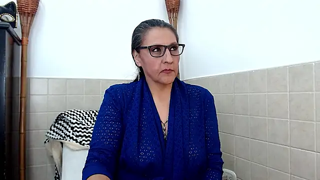 Snapshot of merlyna_goldens chatting on March 19, 9:17 am merlyna goldens online show from March 19, 9:17 am