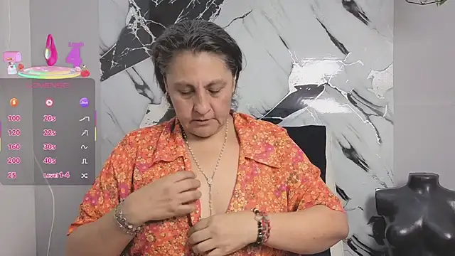 Snapshot of merlyna_goldens chatting on October 2, 11:23 pm merlyna goldens online show from October 2, 11:23 pm