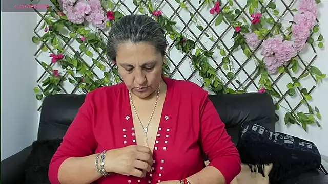 Snapshot of merlyna_goldens chatting on October 24, 11:45 pm merlyna goldens online show from October 24, 11:45 pm