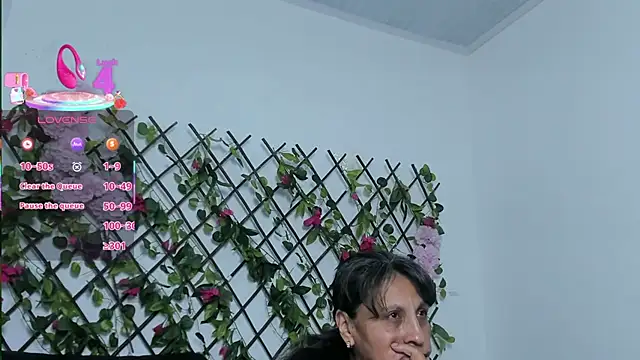 Snapshot of merlyna_goldens chatting on October 29, 11:17 pm merlyna goldens online show from October 29, 11:17 pm