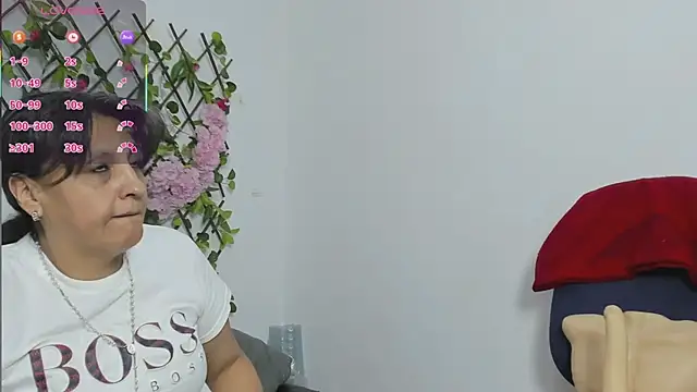 Snapshot of merlyna_goldens chatting on November 21, 11:25 pm merlyna goldens online show from November 21, 11:25 pm