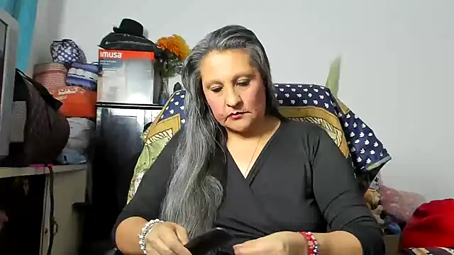 merlyna goldens online show from May 16, 4:20 am