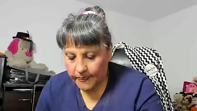 Snapshot of merlyna_goldens chatting on June 17, 3:42 am merlyna goldens online show from June 17, 3:42 am