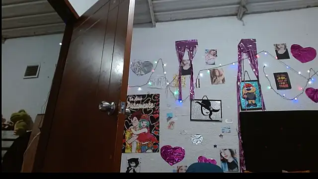 Saray extrovert  online show from February 13, 4:11 am