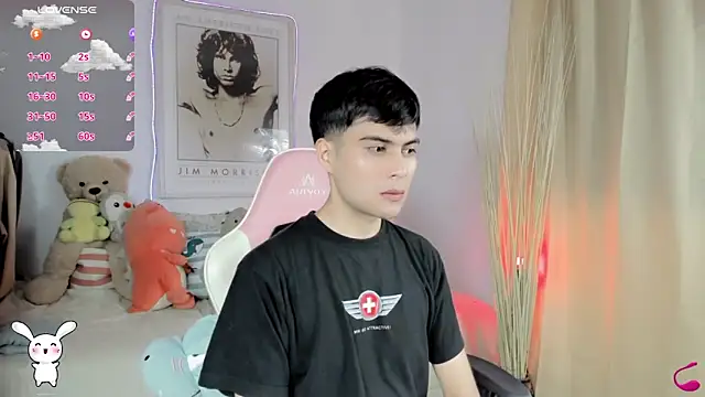 Snapshot of lucas_cute chatting on March 10, 2:48 pm lucas cute online show from March 10, 2:48 pm