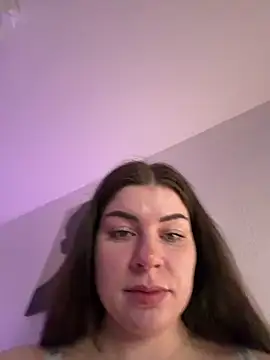 EllyNora online show from April 14, 8:15 pm