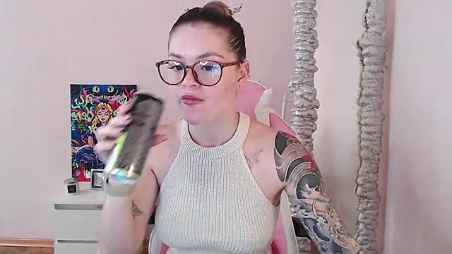 Snapshot of miaacatt chatting on October 3, 7:16 am miaacatt online show from October 3, 7:16 am